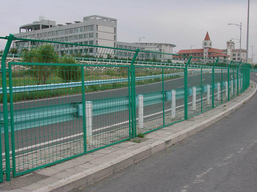 公路护栏网